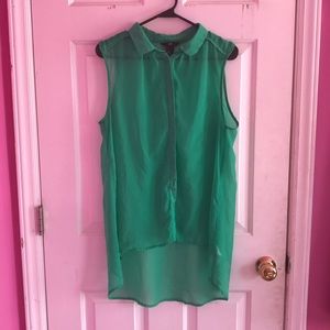 Sleeveless hi-low shirt